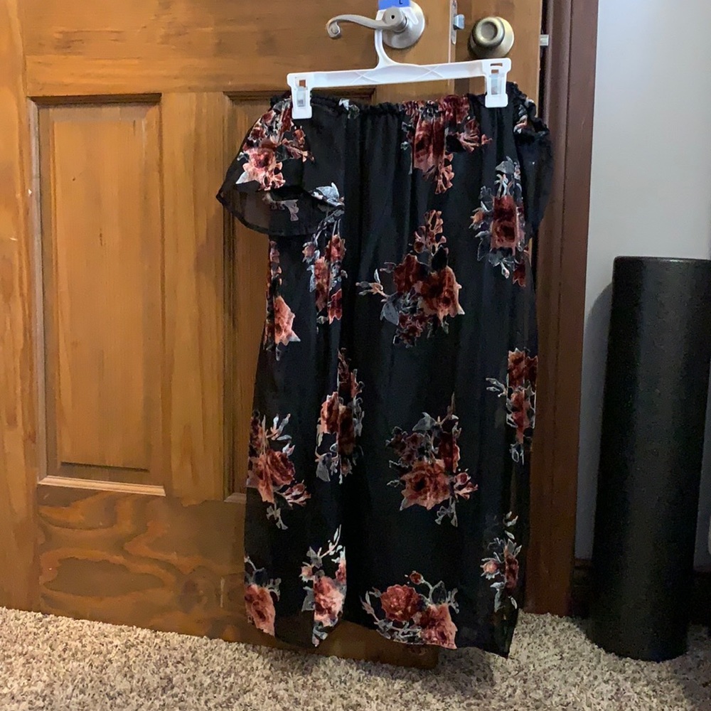 Black floral velvet dress
